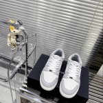 工厂价： 品牌：AMIRI 情侣款 品质：高版本 描述：埃米尔 骨头鞋 破坏效果异素材质拼与鞋款中骨骼元素呼应组合增强街头调性，质感做工真的很赞，日常都很实穿耐