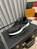 出厂价： Lv 路易威登 最新潮鞋休闲鞋实体店爆款 新品春夏季舒适进口定制原版牛皮，独特提花面料元素设计 搭配羊皮内里，Lv原版底，高端包装高品质细节决定品质、