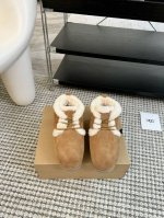 Ugg皮毛一体厚底 官网同步 经典厚底特别款 鞋底轻便防滑缓冲减震 厚底约为5厘米 Size：35-40 40定做