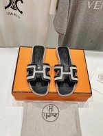 高版本出厂 Hermes*H家2024Ss最新升级版经典h拖鞋 度假旅游必备神器#由爱马仕首席设计师pierrehardy亲自打造经典高端鞋履系列## 购入正品