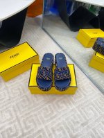 出厂310 Fendi芬迪 新款Sunshine系列 Ff老花 坡跟 厚底 一字 凉拖鞋 原版购入开发 做货 宽带厚底凉鞋。棕色Pequin条纹布料材质。提花鞋