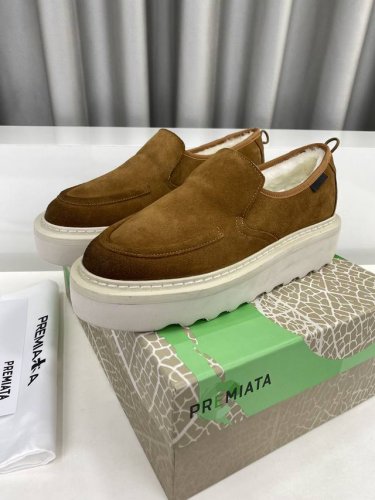 Premiata 普瑞米亚达 时尚、运动、休闲、羊毛鞋。 普瑞米亚达意大利名品百年历史，所有工艺全手工打造，米“字一样的logo简称米字鞋。完美的融合了传统的制