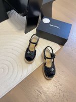 Chanel 25C秀款厚底防水台凉鞋鞋面羊京，防水台4cm，后跟12cm！上脚后很稳！穿上立马两米八内里垫脚羊皮，原版大底。Size:35-39 40定做