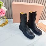 工厂 2024 新款新品 Miu Miu 全新超美装饰搭配,时尚淑女气质十足 双色拼接 又不乏美艳色彩,外侧附带弹力象巾 上脚非常方便意大利引进的原版楦头是最新