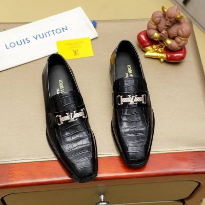工厂价 Louis Vuitton 路易威登 新款官网爆款！原版一比一复刻，那种沉稳内涵儒雅的品味无法言喻的开启时尚鞋履的旅程从容应对各种场合！大牌的气势不言而