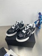 出厂价 华伦天奴情侣款小白鞋，在添新色，原版1:1开发，面料:头层荔枝纹牛皮+丝绸牛皮，内里 垫脚全牛里，码数男款38-46 38 46 订做