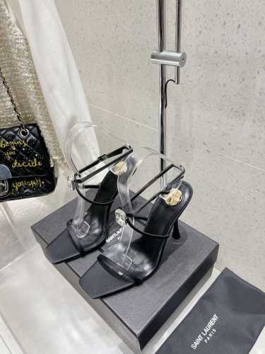 Saint Lauren*圣罗兰 Ysl 新款方头高跟凉鞋 原版套楦 顶级品质 材质 鞋面：进口真丝面料 垫脚：进口羊皮里 五金：原版开模定制 大底：真皮大底