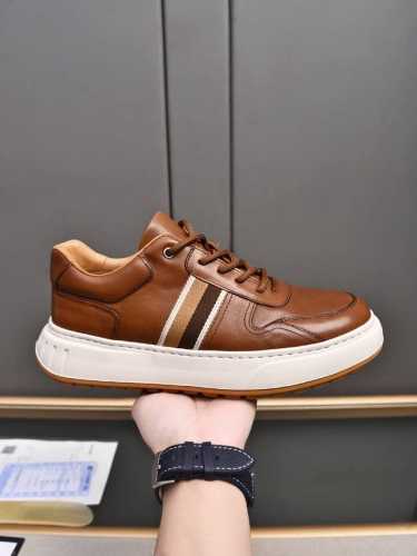 精品系列 巴利 高端精品Size：38-44 45定做新品，头层牛皮经典风格与当代时尚气质和谐交融，橡胶鞋底轻便灵活,水染牛皮垫！ 淘宝，天猫，直播首选