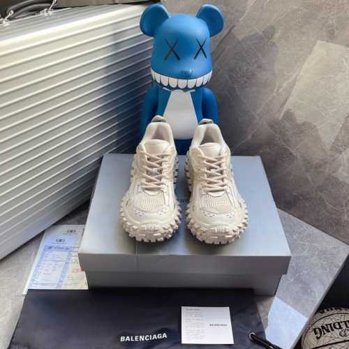 男装 春夏balenciaga巴黎世家轮胎鞋最新款轮胎底复古休闲运动鞋系列推出the Hacker Project系列探索时尚界对于原创与挪用的概念、以全新系列