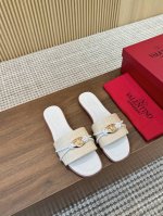 valentino最新款式 五色可选 码数:35-42 出厂价: 真皮底