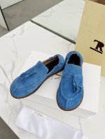 高品质出厂360 the Row新品中性复古简约乐福鞋流苏单鞋！ 方头设计确保长时间穿着的舒适性，无论是搭配休闲装还是正式场合，它都能为你的造型增添一丝优雅与别