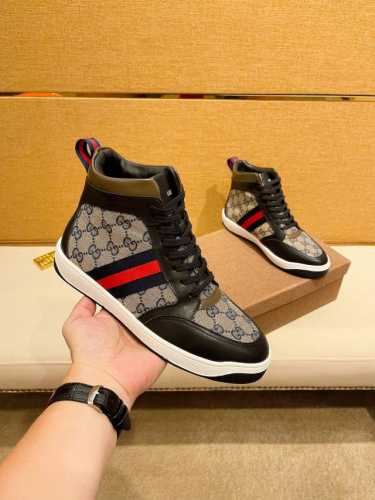 工厂价 。 高帮 GUCCI 古奇顶级新款专柜同步发售，鞋面意大利进口头层牛皮。全进口真皮内里，完全1比1复刻，鞋底：原厂特供原版底，独家活动成型底超级舒适，原