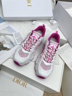 470 顶级版本代购级 这款Dior Vibe#迪奥运动鞋融入 Dior 的高订精神，重新诠释经典跑鞋。搭配深蓝色 Oblique 印花科技面料、网眼织物和透明