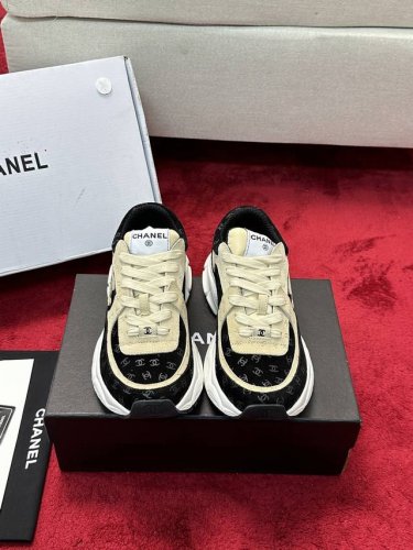 Chanel香奈儿老爹鞋-2025专柜顶级休闲款运动鞋这款经典设计；鞋面多种工艺电绣的风格；大底却时尚运动；不平凡的拥入了多种配色元素 多元化混搭非常好看百搭，