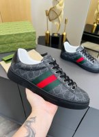 Gucci古驰 最新爆款小白鞋，情侣款休闲运动鞋 专柜同步新款，走秀款明星、网红、直播等必定种草打call 款式设计轻奢经典，厚底增高，相似于经典小白鞋的升级版