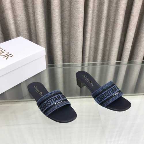 平底 粗跟 Dio'R 24新款女拖鞋 ，字母logo立体刺绣凉鞋 鞋面：鞋面原版一致高温水溶棉质电绣科技面料 内里：水染羊皮内里 大底：意大利真皮大底 跟高：