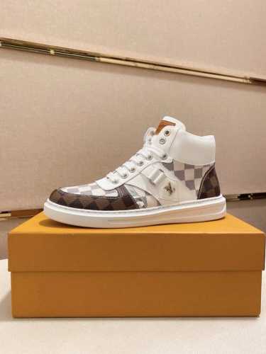 工厂价: Lv 路易威登 最新潮鞋休闲鞋实体店爆款 新品春夏季舒适进口定制原版牛皮，独特提花面料元素设计 搭配羊皮内里，Lv原版底，高端包装高品质细节决定品质、