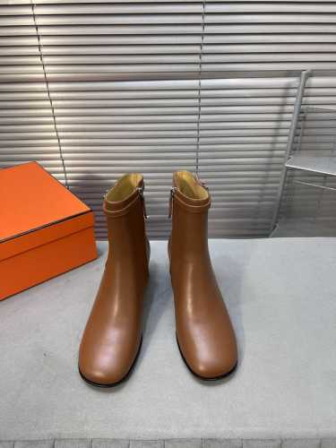 Hermes 爱马仕经典走秀款短靴 面料：进口羊皮 羊京鞋面 内里：进口绵羊皮 大底：意大利真皮大底 跟高：5Cm Size：35-41 40 41定制