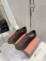 loro piana25春夏新款圆头平底乐福鞋休闲鞋诺悠翩雅Lp奢华品牌 简约高级 低调奢华 随性好穿，舒适度满分设计简约而不失优雅，鞋面干净纯粹，为整体造型增