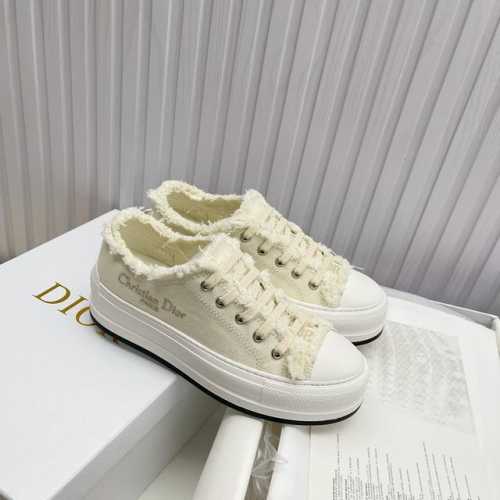 出厂 现货高品质 Dior 迪奥 平底运动鞋采用全刺绣标志性图案市场顶级品质国外专柜爆款非市场普通仿版面料采用意大利进口布料刺绣鞋面，原版模具注胶logo磨砂五