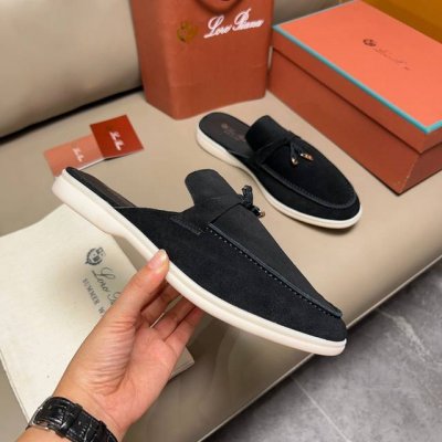 loro Piana 包头拖。意大利顶级牛绒复古优雅低调奢华。时尚性与皮料实用性同样兼具依然全网最高品质。鞋面牛京丝质柔滑。手工缝线，水染皮里，原版大底。 码数