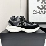 Chanel香奈儿老爹鞋，男女情侣款 2025专柜顶级休闲款运动鞋这款经典设计；鞋面多种工艺电绣的风格；大底却时尚运动；不平凡的拥入了多种配色元素 多元化混搭非