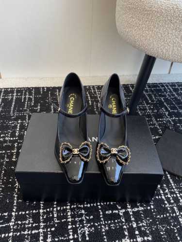 代购级 Chanel 香奈儿 24新品 方头细跟 蝴蝶结 单鞋 适合一切脚型，显瘦百搭～经典版型搭配组合营造出了很强烈的高级感 上脚非常精致 俏皮 而且很显女人