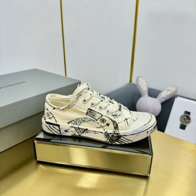涂鸦款情侣款 Balenciaga 巴黎世家半拖做旧休闲鞋板鞋！ 23春夏新色最新paris情侣款鞋复古小脏鞋~~最爱的一款休闲鞋，复古做旧风格，全新paris