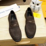 Louis Vuitton 路易威登 新款官网爆款！原版一比一复刻，那种沉稳内涵儒雅的品味无法言喻的开启时尚鞋履的旅程从容应对各种场合！大牌的气势不言而明！上脚