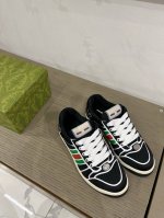 新款板鞋 面料 3D一体面料 内里 羊皮 鞋底 橡胶底 优雅风格 创造不一样的感觉 跟高 2 Cm 专柜包装 简约气质款式！ Show Bdetails Siz