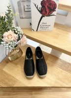 新品Celine 赛琳 顶级代购货，最高版本，渔夫鞋专柜2025早春 新款 Celine羊皮字母渔夫鞋系列， 爆款单鞋，上脚很美。购入正品原版build。 正品