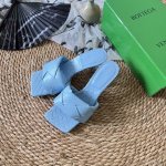 橙子出厂价 Bottega Veneta 夏季经典 Bv葆爹天团 大编织方头高跟拖鞋 凉鞋 跟高：平底、8Cm 码数：34-40