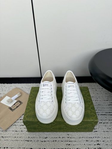 Gucci 24Ss 最新情侣款 1977系列 厚底 老花 帆布鞋 休闲 运动鞋 标识由始于 30年代的早期 钻石萎格纹演化而来，于20世纪70年代首次开始使用