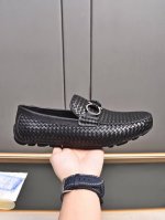 菲拉格慕 高端精品Size：38-44 45定做Bv新品，小牛皮人工编织经典风格与当代时尚气质和谐交融，橡胶鞋底轻便灵活,水染牛里！ 淘宝，天猫，直播首选