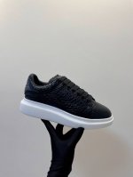 顶级高端 Alexander Mcqueen 亚力山大麦昆 一如既往独家开模鞋底，爱不释手，正确版型，上脚绝对精彩，舒适度超级赞 经典＆时尚＆百搭＆大气＆优雅＆