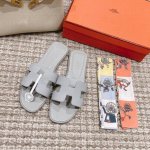 Hermes 爱马仕h拖鞋oran凉鞋系列时尚又百搭 超级舒服 每个细节都做到极致 原版swift小牛皮 原版1:1独家私模鞋面 原版真皮沿条大底 包装 每对鞋