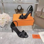 Hermès 爱马仕 皮面 高跟气质凉鞋 耗时半年时间开发，终于完美复刻出货！爱马仕的高跟鞋是我见过最简约最耐看最有气质的！！！任何风格都能hold住跟高：7c