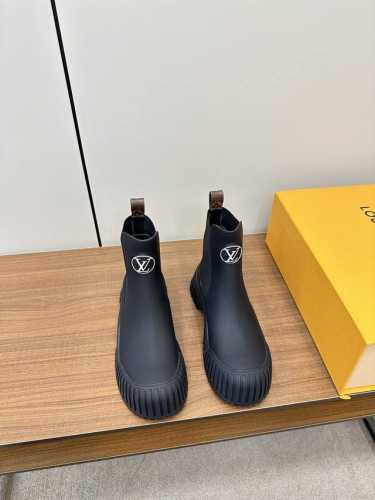 Louis Vuitton Fw24 升级版切尔西短靴 Lv Ruby 短靴新品， 爆款，哈哈新款的靴靴非常特别，平底靴在硬朗和柔美之间激发潮流魅力，可可爱爱大