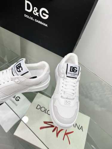 2024高端版本高质量原单品质 D0Lce & Gabbana 今年的主打款式 没有之一 超火超帅气的休闲鞋此款传承了d家一贯有点浮夸而不失时尚的风格 精湛的做