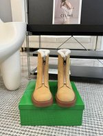 Bottega Veneta 24Ss最新、顶级版市场最高版本的bv 拉链大黄靴 平底短靴 接受材质对比 鞋型对比 工艺对比 最好的潮流是实穿又帅气的，本季流行