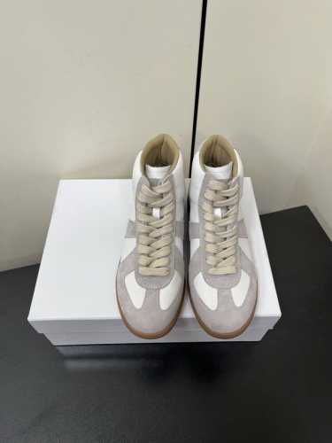 男款 Maison Margiela Tibi Mm6经典德训鞋高帮版 无敌好看，唯一对版 细品 多双正品代购回来1比1出模开发！ 鞋面:牛皮麂皮 内里:进口小