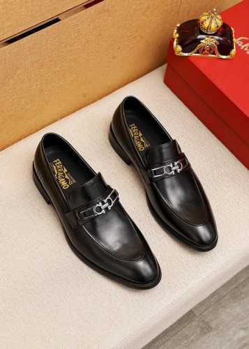 商品商标：Ferragamo 菲拉格慕 休闲皮鞋正码码数: 39-44 38.45.46订制商品材料：精选 进口小牛皮鞋面+奢华五金扣，进口水染牛皮内里 强烈立