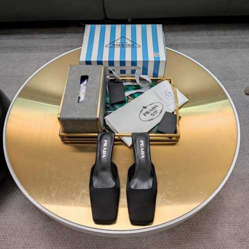 T台秀场穆勒鞋 真丝凉鞋系列 顶级包装配套最高版本 PRADA 普拉达新品， 顶级版本 实力来袭！prada24“T台秀款”,主推热卖款式，真丝材质穆勒系列春夏