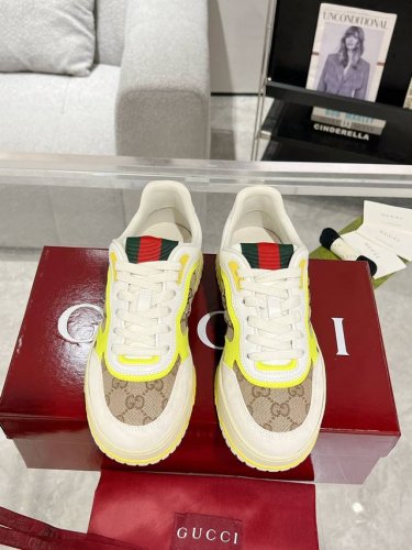 新配色女款 Gucci Re-Web系列情侣款运动鞋 小白鞋 Re-Web是由品牌创意总监sabato De Sarno倾心设计的首个运动鞋系列，以现代版型大胆