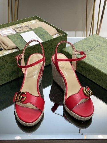 原单品质 Gucci古驰 夏季新款 水台坡跟麻绳底凉鞋，高版本 按原版1：1做法 鞋面意大利进口混种羊皮，内里混种绵羊皮，五金双G扣原版1：1开模，后带扣带Gu