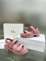 出厂价：光面 迪奥 Dior 2024春夏走秀新款 Dioract魔术贴厚底休闲女鞋 CD字母logo五金扣露趾凉鞋 明星同款拼色平底圆头沙滩鞋 市场顶级版本材