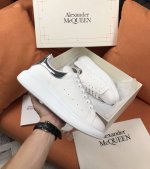 冲量价 男+10 高端品质颜色陆续上新 麦昆情侣款厚底系列小白鞋 鞋面：头层腊感丝绸牛皮 欧盟3A标准 内里：水染羊皮 大底：Tpu抽真空原版亚光底 绝对的高版
