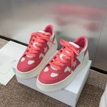 工厂价 迪奥 Dior 春夏最新款star休闲系带星星小白鞋 Cd字母logo小蜜蜂拼色运动鞋 明星同款厚底圆头糖果色滑板鞋 材质:鞋面采用进口滚涂工艺小牛皮