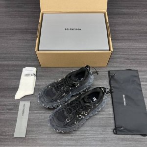750 纯原Balenciaga Defender巴黎世家铆钉轮胎鞋 ”原厂原档案开发，原盒原标，原厂鞋楦打造出原汁原味版型，采用原厂材料，不含皮革、尼龙和网布