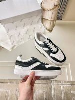 出厂： C.E.L.I.N.E 塞林 春夏最新走秀款、Ct-07 Trainer系列运动鞋、Lisa、陈立农超多明星上脚、这一季运动小白鞋无论从楦型的轮廓隔板的